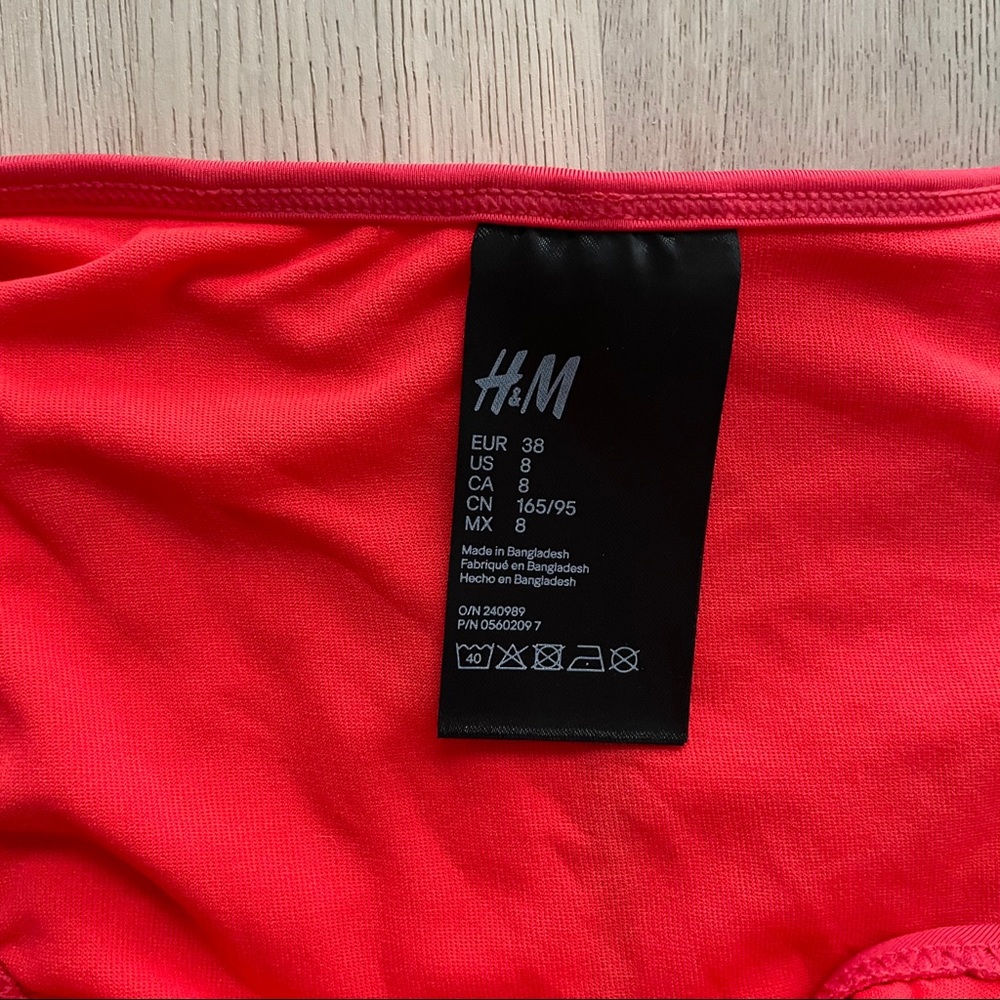 H&M Ruffle Bikini - Picture 9 of 9